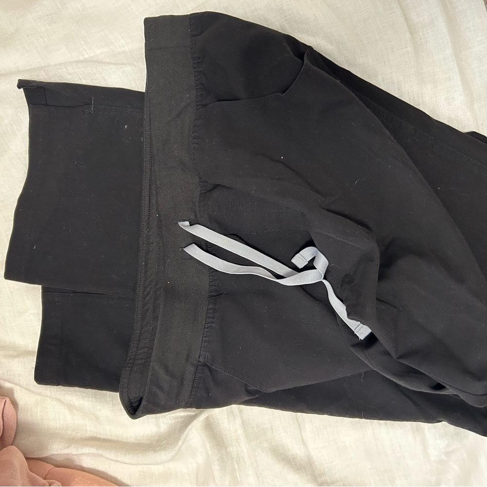 Figs scrub pants size large tall in black